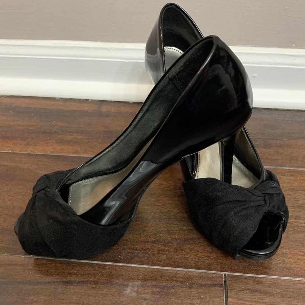 Black Peep-toe Pumps